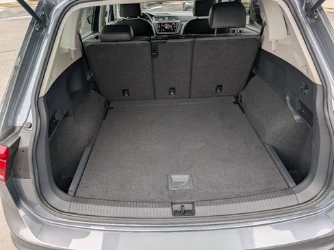 Used 2018 Volkswagen Tiguan SE image 14