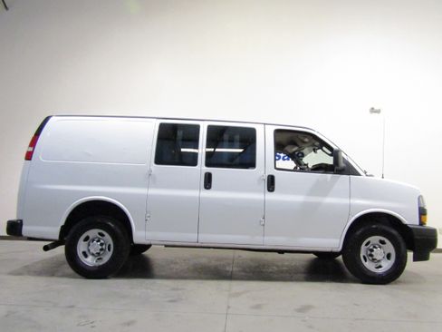 Used 2020 Chevrolet Express 2500 LS image 6