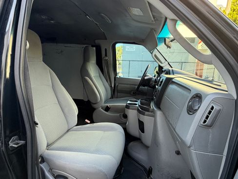 Used 2009 Ford E-150 and Econoline 150 UNAVAIL RWD image 12