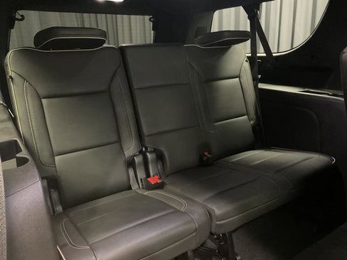 Used 2023 GMC Yukon XL SLT image 16