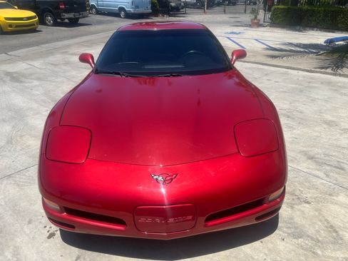 Used 1998 Chevrolet Corvette Coupe RWD image 12