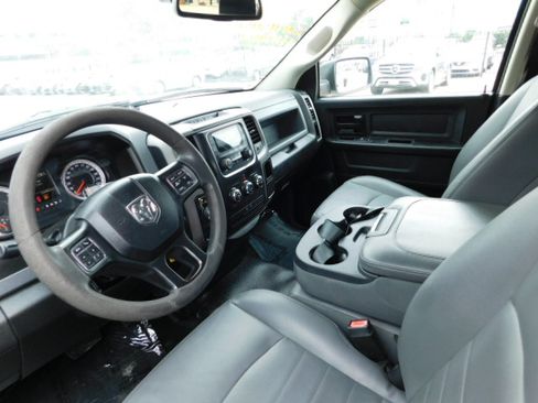 Used 2019 RAM 1500 Classic Tradesman RWD image 9
