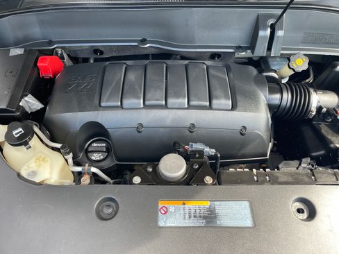 Used 2013 GMC Acadia SLE FWD image 16