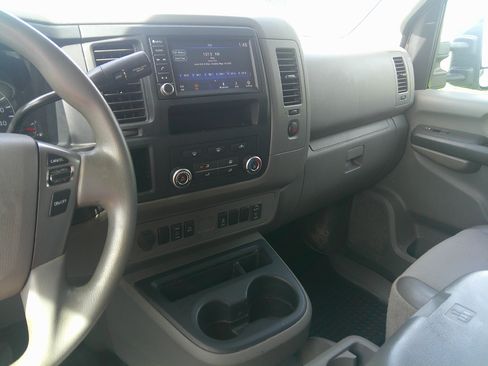 Used 2021 Nissan NV 2500 High Roof RWD image 13