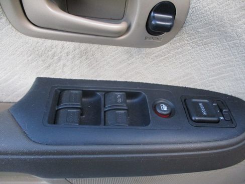 Used 2005 Honda CR-V EX image 17