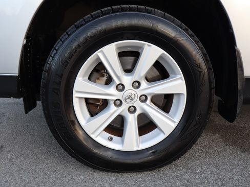 Used 2013 Toyota Highlander LE Plus image 31