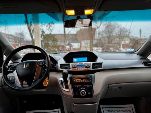 Used 2011 Honda Odyssey EX image 12
