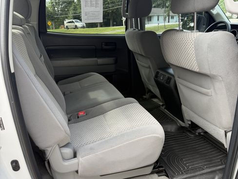 Used 2010 Toyota Tundra 4x4 CrewMax image 8