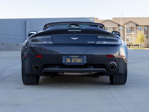 Used 2010 Aston Martin V8 Vantage image 8
