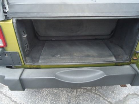 Used 2008 Jeep Wrangler X image 9