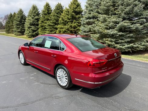 Used 2016 Volkswagen Passat 1.8T SE image 4