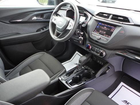 Used 2021 Chevrolet TrailBlazer LS AWD/4WD image 22