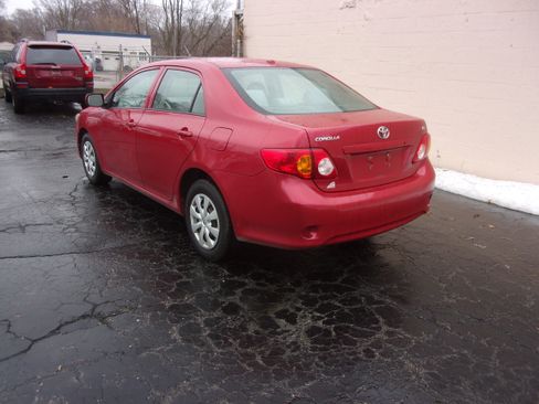 Used 2010 Toyota Corolla LE image 4