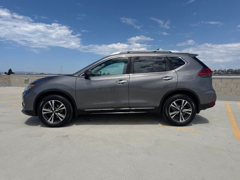 Used 2017 Nissan Rogue AWD image 4