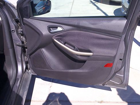 Used 2012 Ford Focus SEL Hatchback FWD image 11
