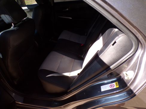 Used 2014 Toyota Camry SE image 9