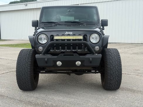 Used 2017 Jeep Wrangler Sport AWD/4WD image 8