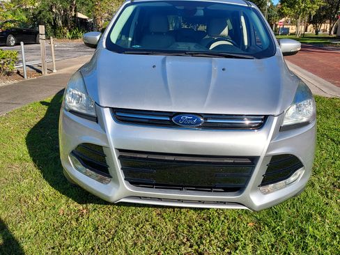 Used 2013 Ford Escape SEL image 2