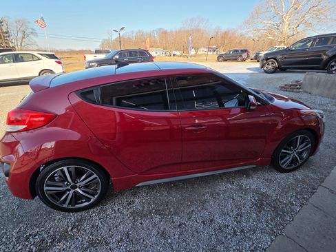 Used 2016 Hyundai Veloster Turbo image 2