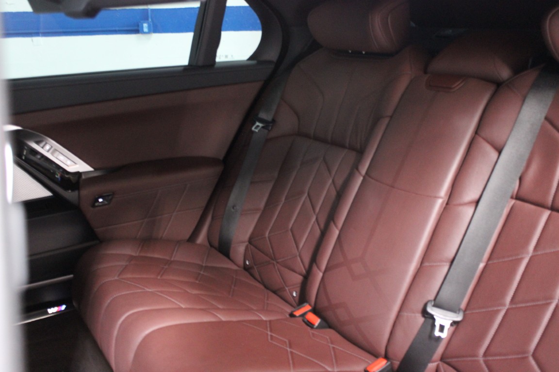 Used 2024 BMW i7 eDrive50 RWD image 52