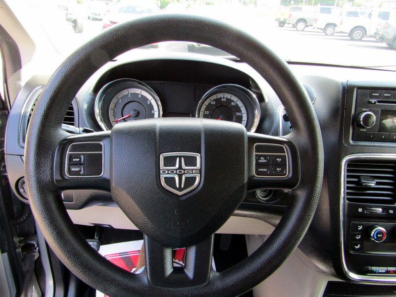Used 2014 Dodge Grand Caravan American Value Package FWD image 25
