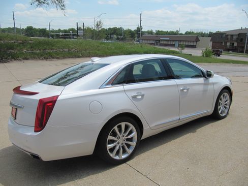 Used 2017 Cadillac XTS Luxury AWD image 7