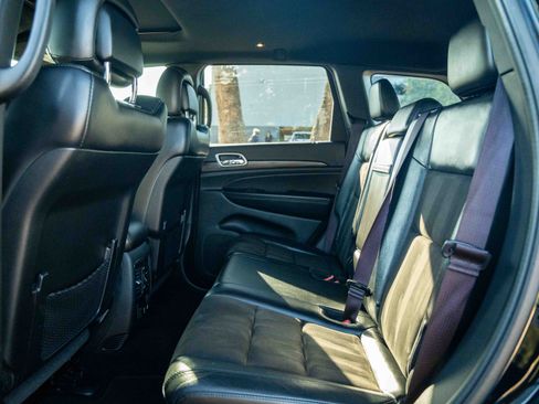 Used 2020 Jeep Grand Cherokee Altitude image 16
