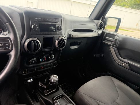 Used 2017 Jeep Wrangler Sport AWD/4WD image 60