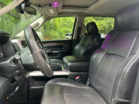 Used 2017 RAM 1500 4x4 Crew Cab Laramie image 17