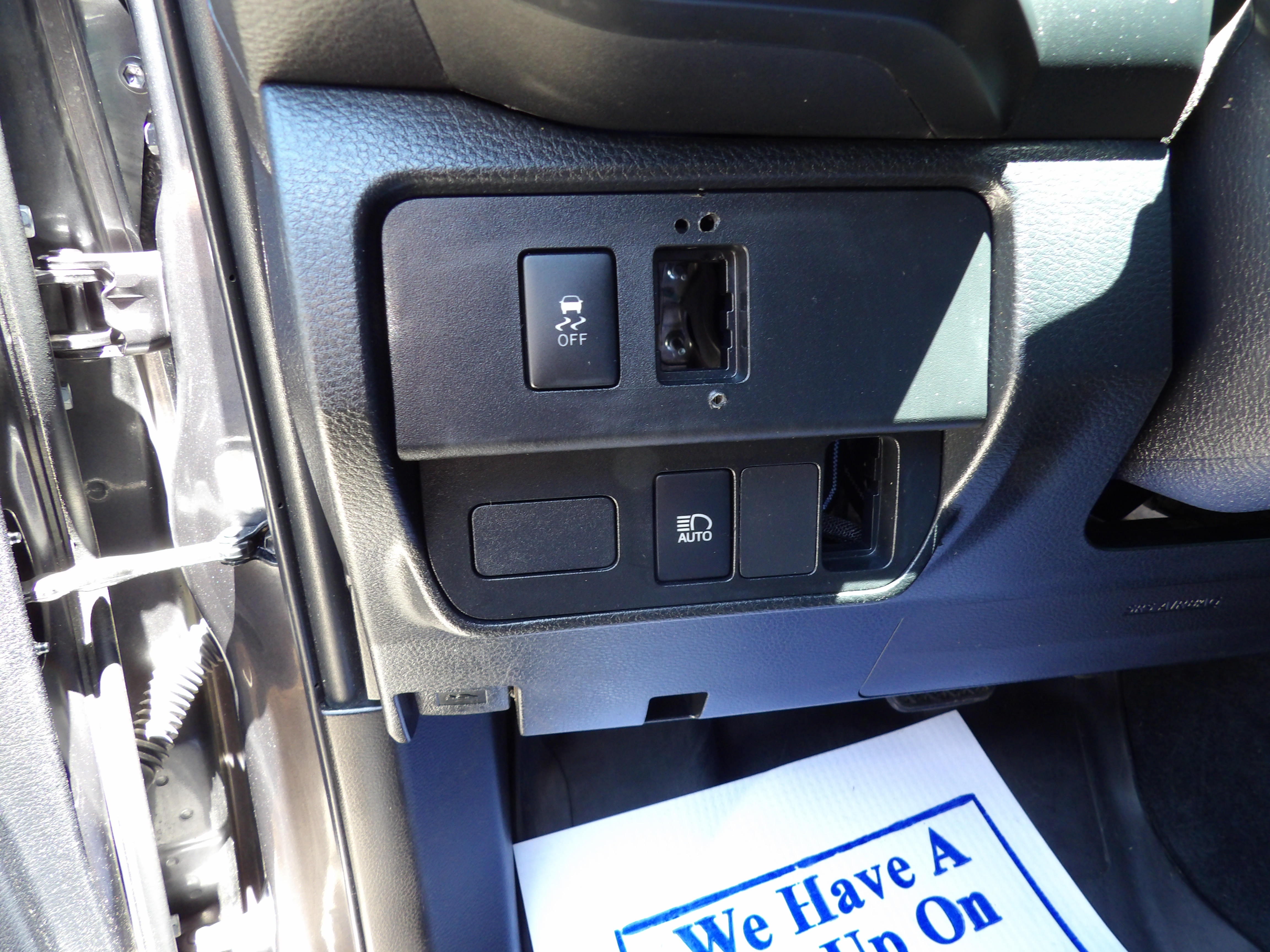 Used 2020 Toyota Tacoma SR AWD/4WD image 6