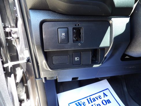 Used 2020 Toyota Tacoma SR image 6