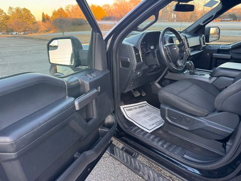 Used 2020 Ford F150 XLT image 11