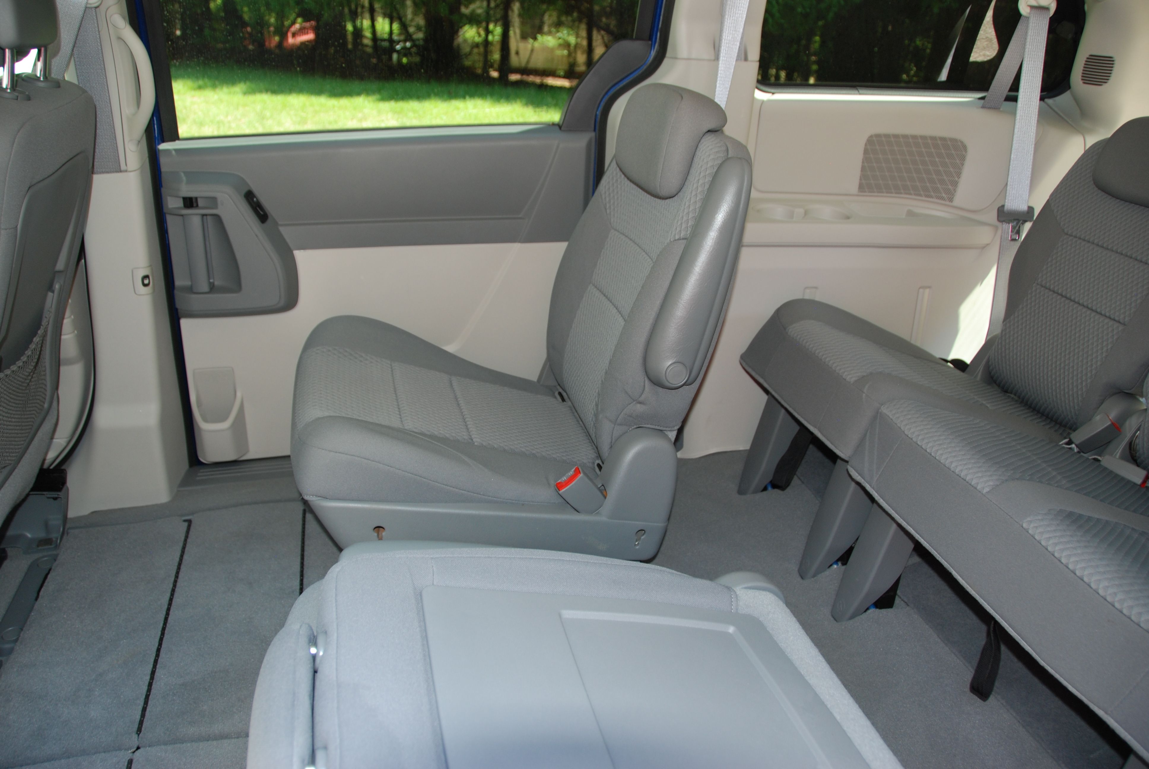 Used 2010 Dodge Grand Caravan SE FWD image 26