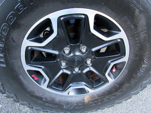 Used 2013 Jeep Wrangler Rubicon image 9