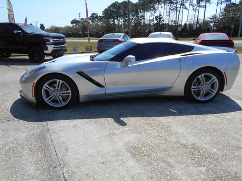 Used 2016 Chevrolet Corvette w/1LT image 4