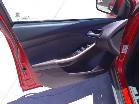 Used 2012 Ford Focus SEL Hatchback FWD image 9