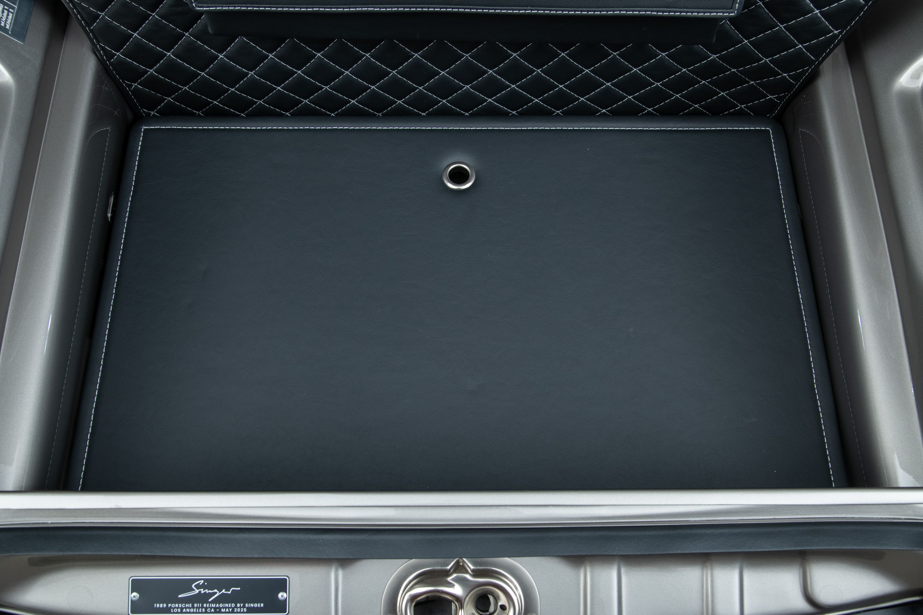Used 1989 Porsche 911 Carrera RWD image 38