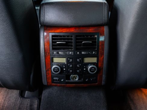 Used 2006 Volkswagen Touareg V10 TDI image 48