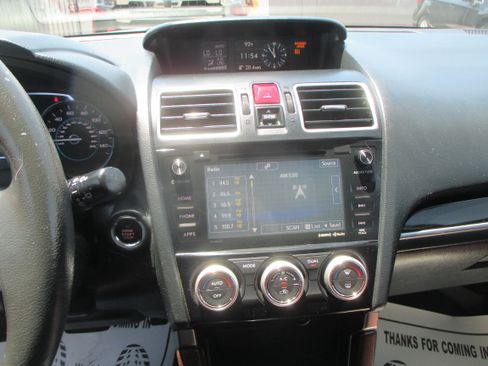 Used 2017 Subaru Forester 2.5i Touring AWD/4WD image 5
