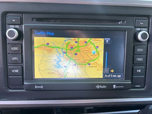 Used 2017 Toyota Tacoma 2WD Access Cab image 13