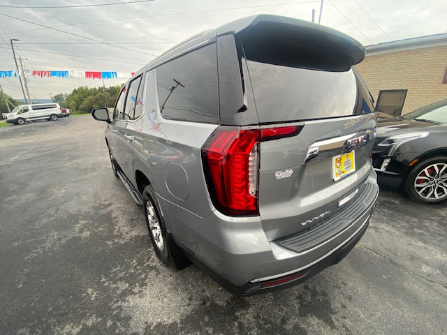 Used 2024 GMC Yukon 4WD SLE image 8