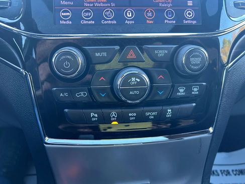 Used 2019 Jeep Grand Cherokee Limited image 53