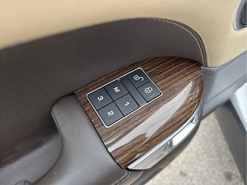 Used 2020 Land Rover Range Rover Sport HSE image 26