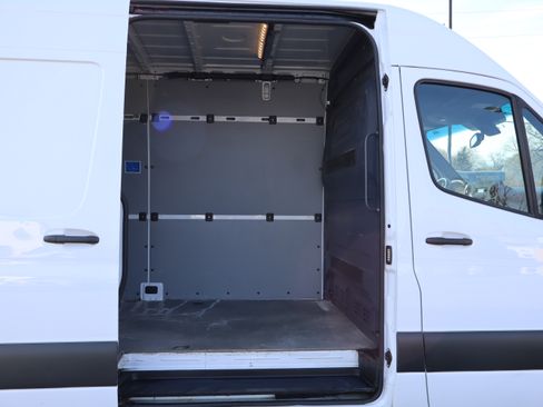 Used 2022 Mercedes-Benz Sprinter 3500 image 12