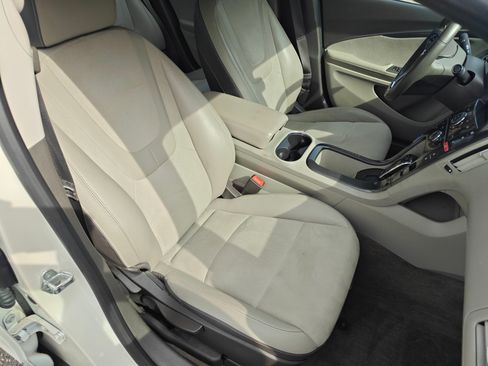 Used 2014 Chevrolet Volt Premium image 8