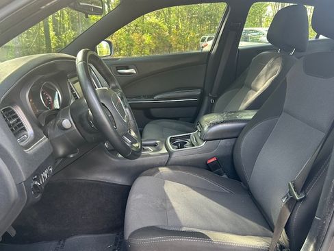 Used 2015 Dodge Charger SE image 21