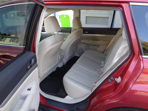 Used 2013 Subaru Outback 2.5i Premium image 5