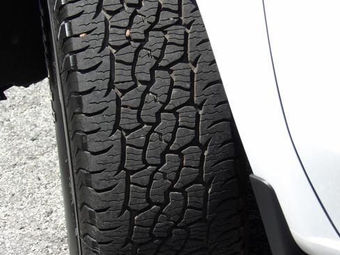 Used 2021 Chevrolet Silverado 1500 4x4 Crew Cab LTZ image 19
