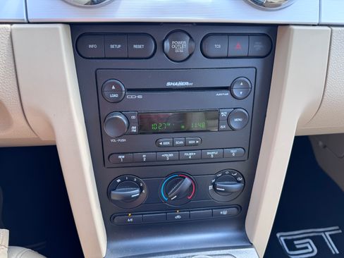 Used 2006 Ford Mustang GT Premium image 9