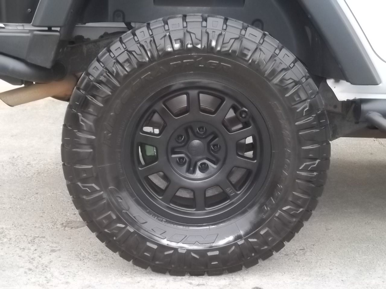 Used 2017 Jeep Wrangler 4WD Unlimited Sport image 17